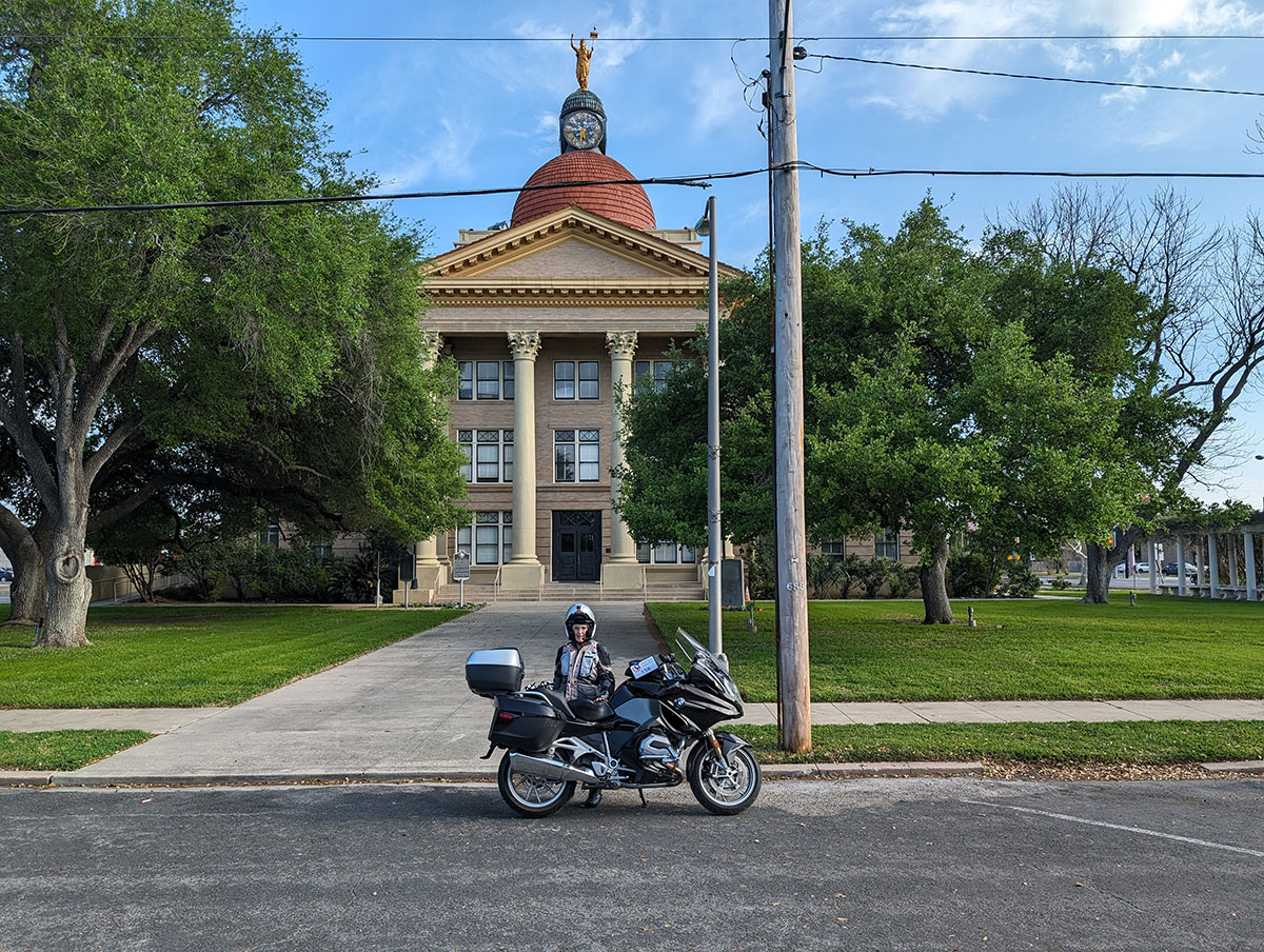 42-beeville-courthouse.jpg