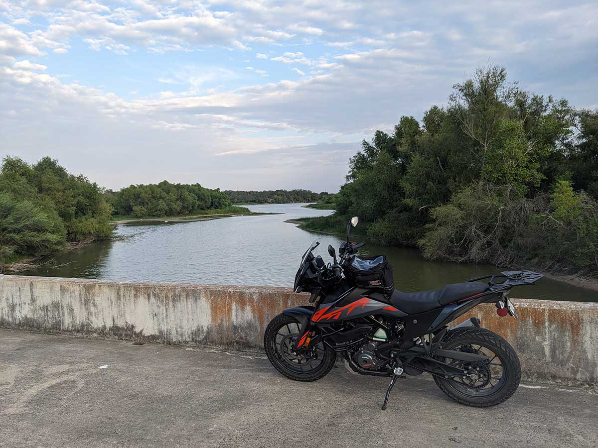 lake-ktm-390.jpg