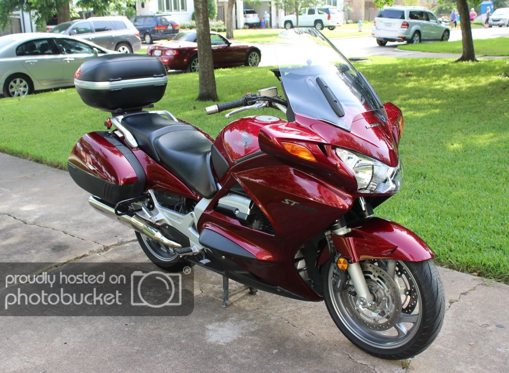 2005 store honda st1300