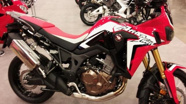 Africa Twin (2) (640x360).jpg